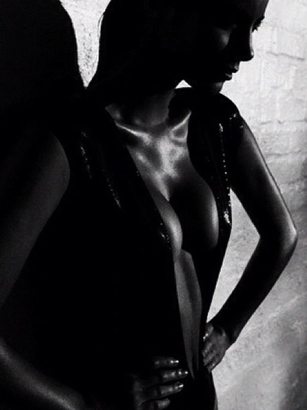 johanna-lundback-black-and-white-shoot-03.jpg