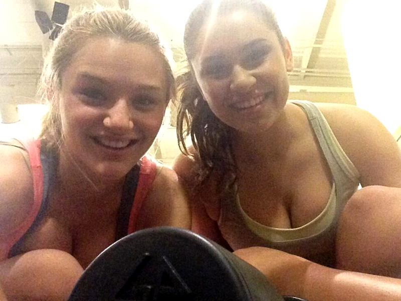 haley-king-cleavy-at-the-gym-twitpic.jpg